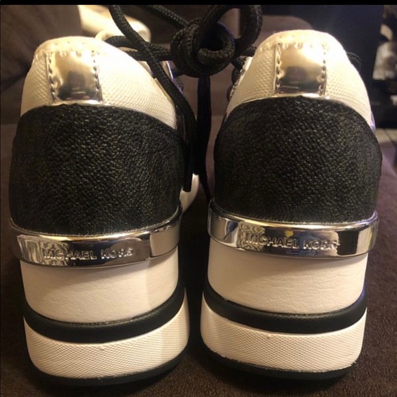 Michael Kors Shoes - Picture 2 of 3